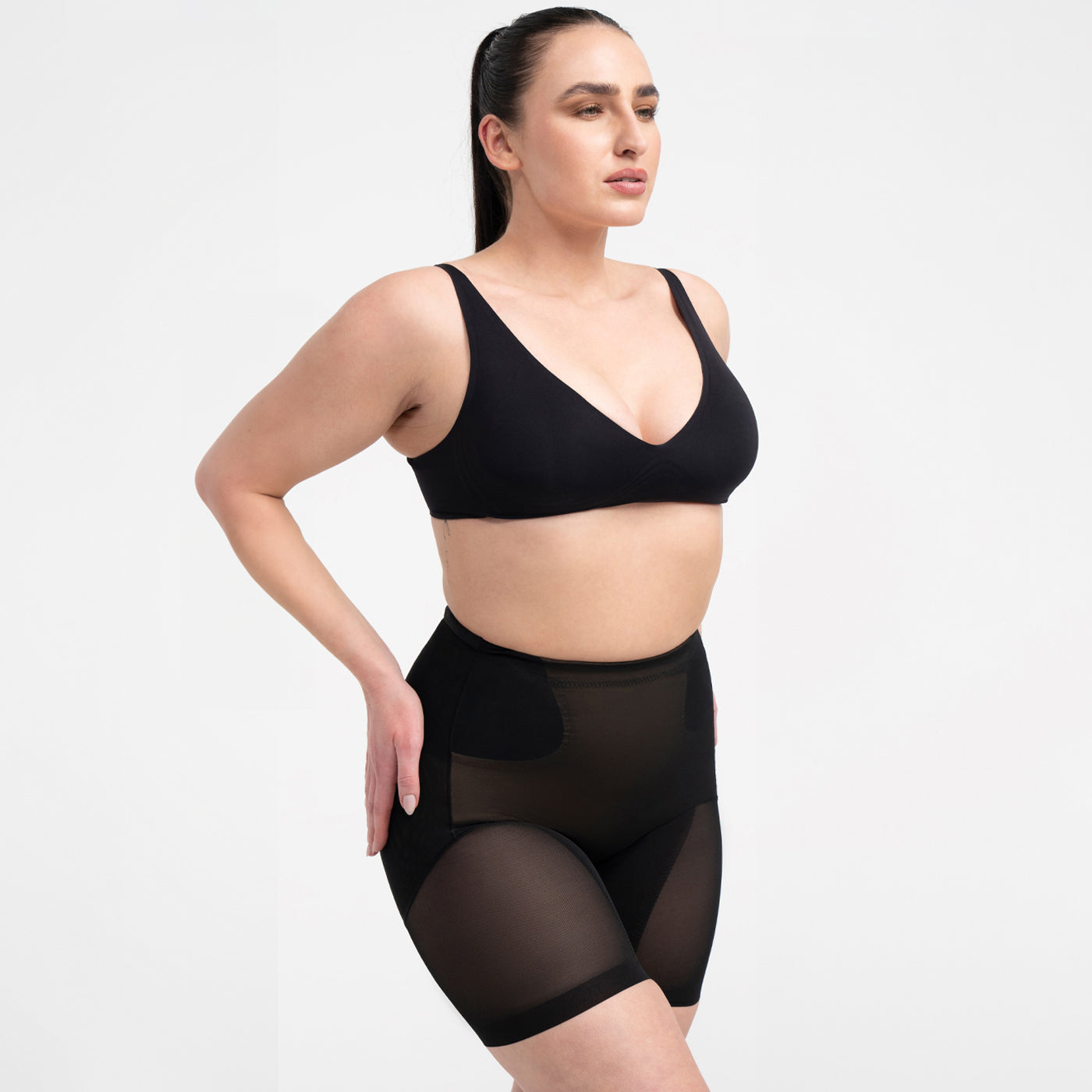 Das Model ist 1,73m groß und trägt Größe L.