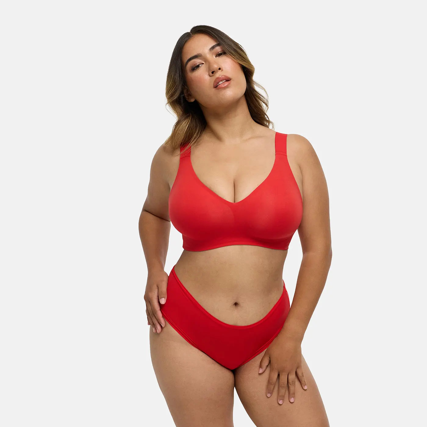Das Model ist 1,61 m groß und trägt Größe 2XL