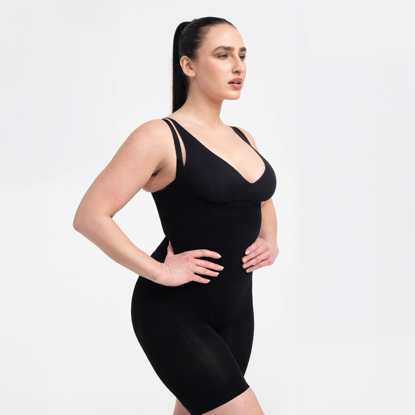 <tc>Tuta Body modellante con scollo ampio</tc>
