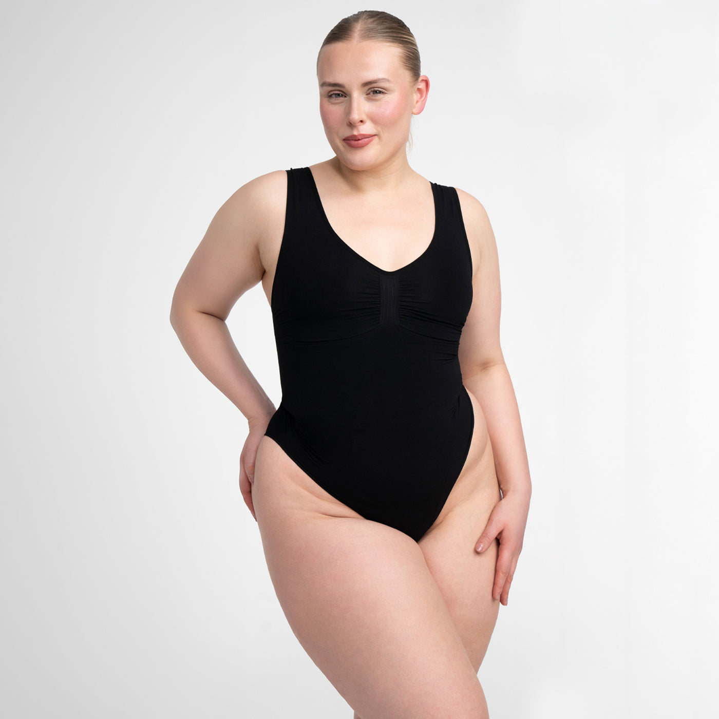 <tc>Body modellante bretelle larghe con perizoma</tc>