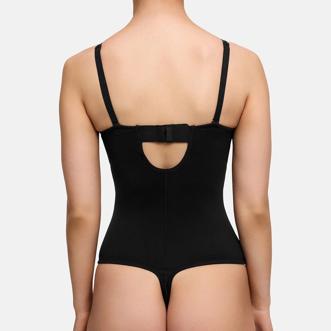 بدلة صدرية بفتحة فوق الجسم مع خيط