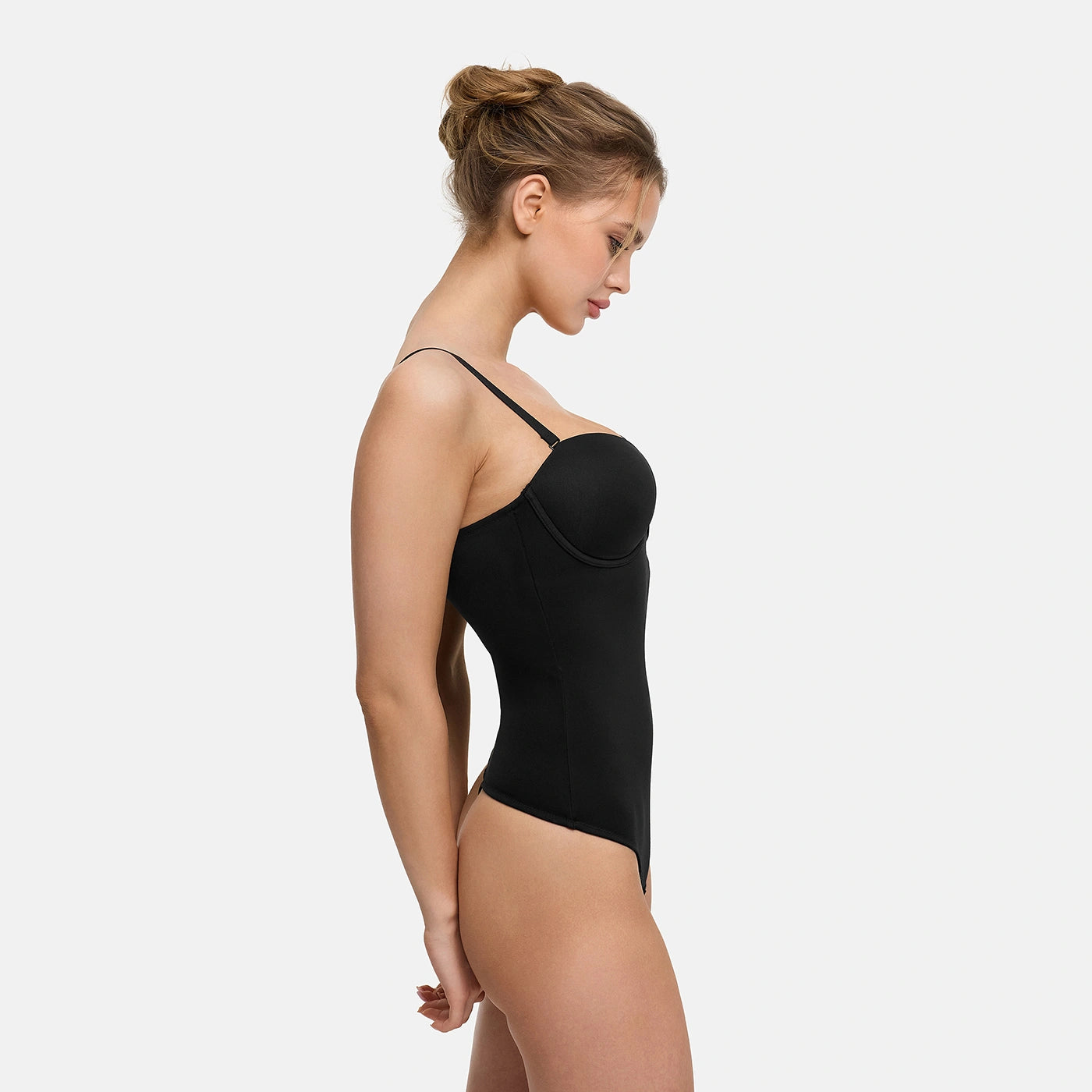 بدلة صدرية بفتحة فوق الجسم مع خيط