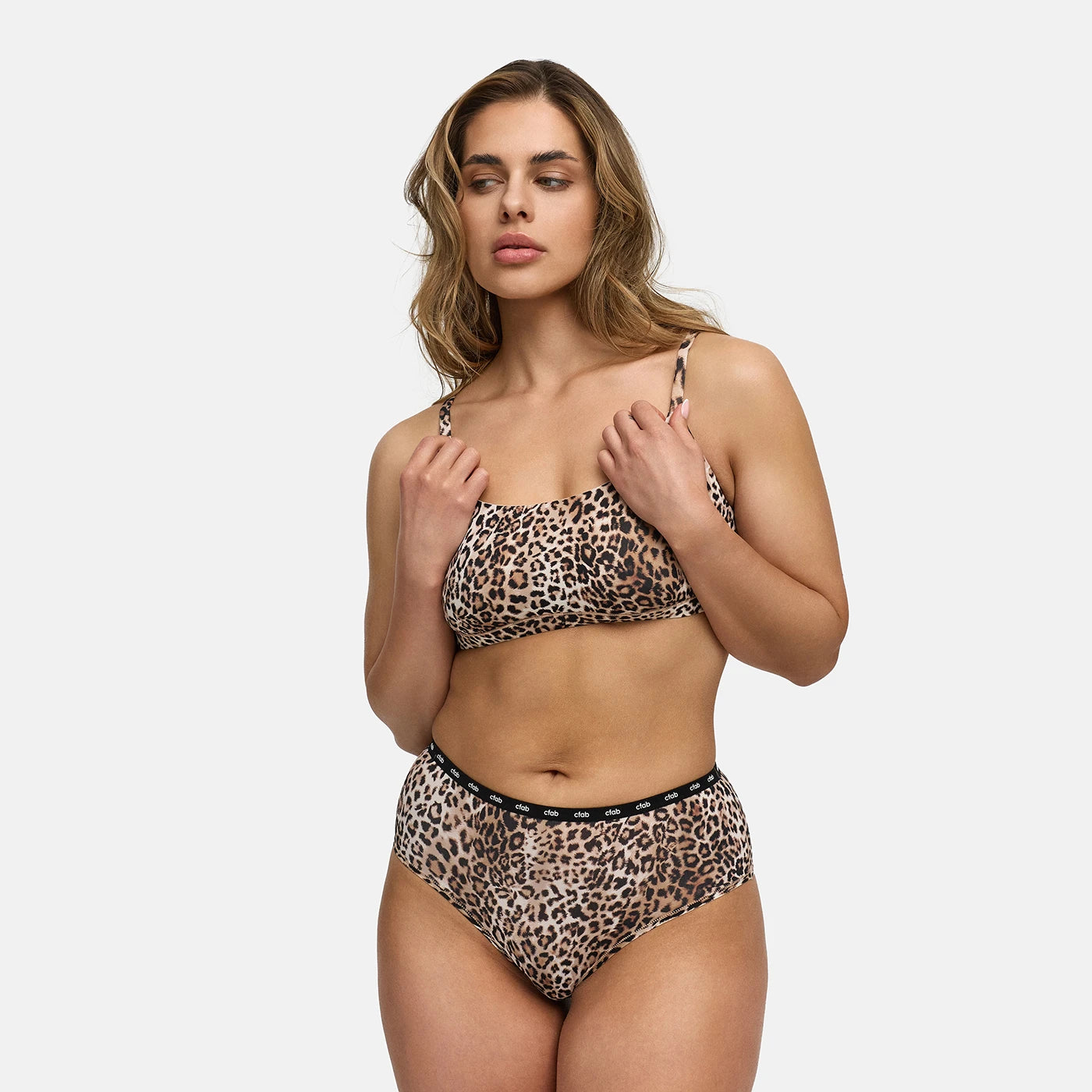 براليت بحمالات قصيرة قصيرة قصيرة