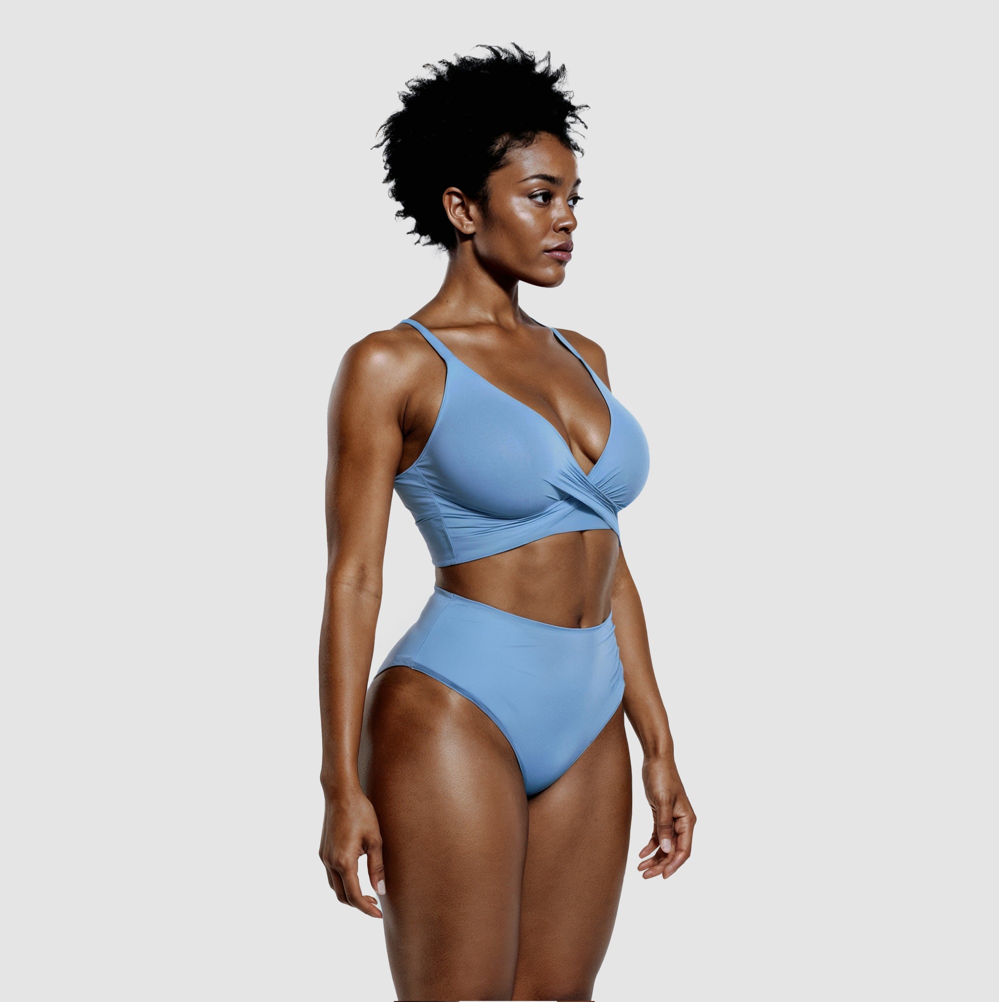 Twist-bikini med formende bikinitrusser