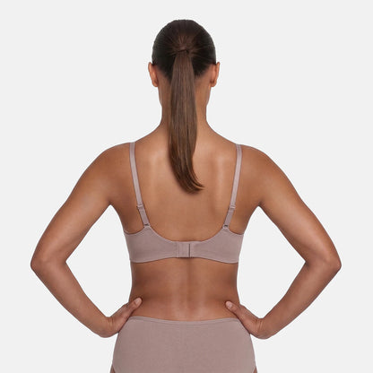 Das Model ist 1,78m groß und trägt Größe S