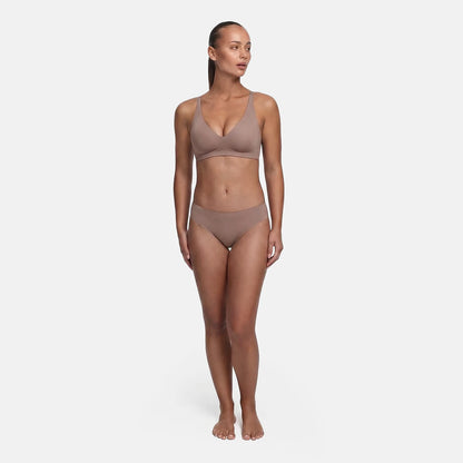 Das Model ist 1,78m groß und trägt Größe S