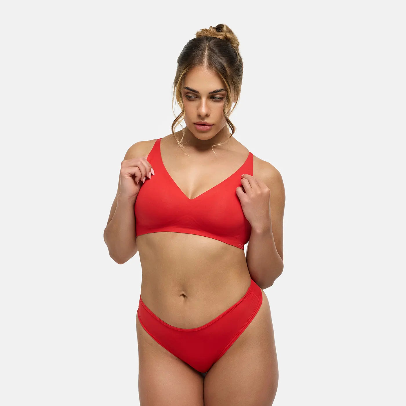 Das Model ist 1,70m groß und trägt Größe L