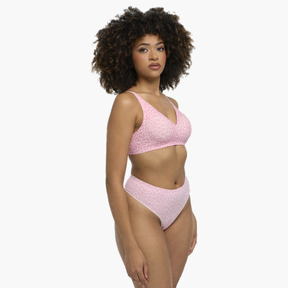 Das Model ist 1,77m groß und trägt Größe L.