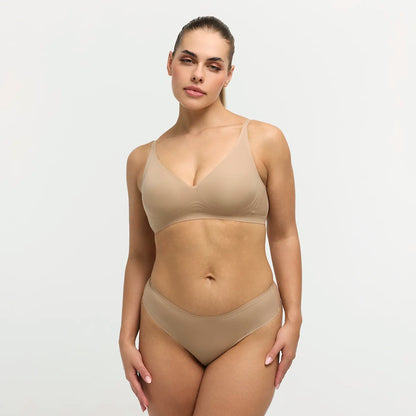 Das Model ist 1,67 m groß und hat die Körbchengröße 80C
