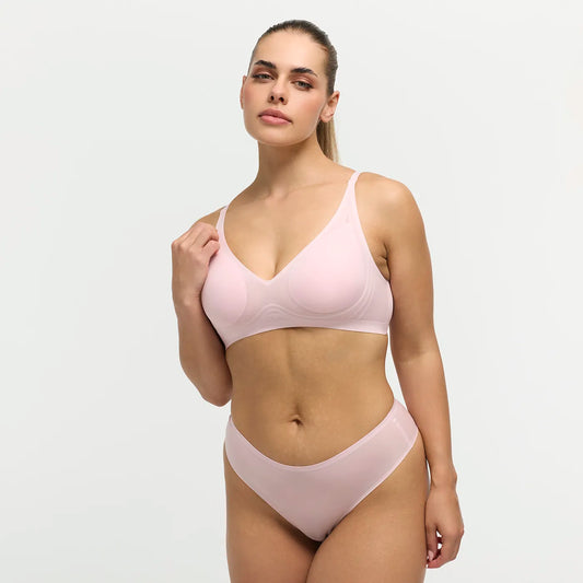 Das Model ist 1,67 m groß und hat die Körbchengröße 80C