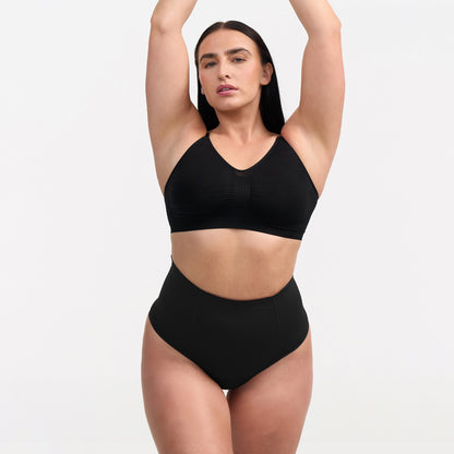 Das Model ist 1,73m groß und trägt Größe L.