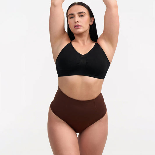 Das Model ist 1,73m groß und trägt Größe L.