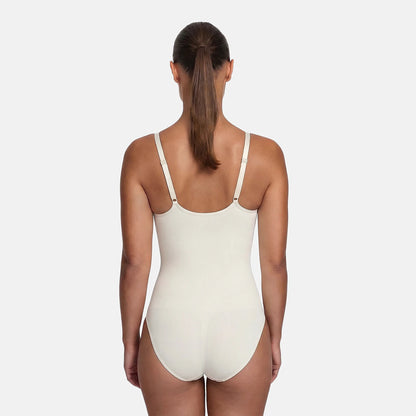 Das Model ist 1,77m groß und trägt Größe S