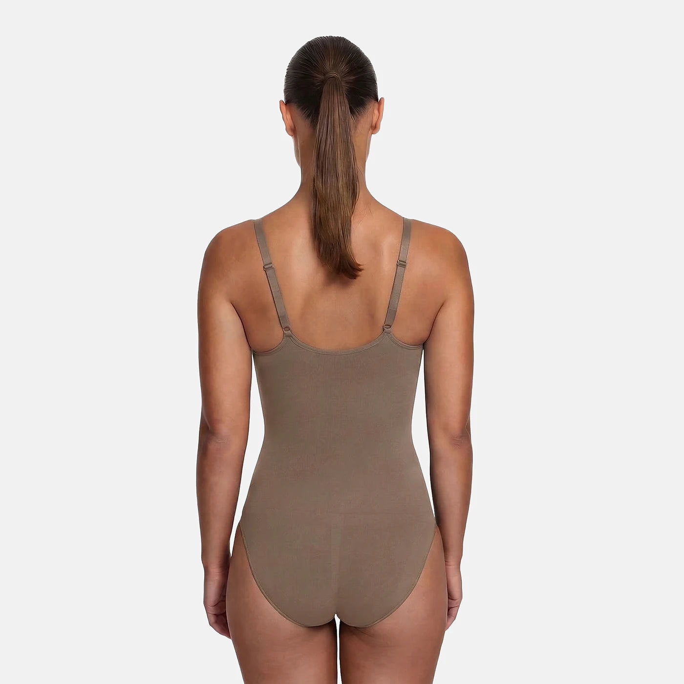 Das Model ist 1,77m groß und trägt Größe S