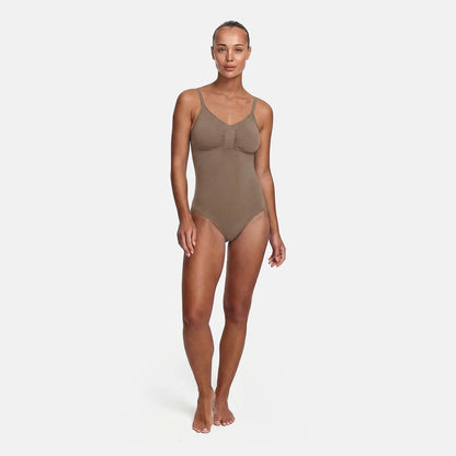 Das Model ist 1,77m groß und trägt Größe S