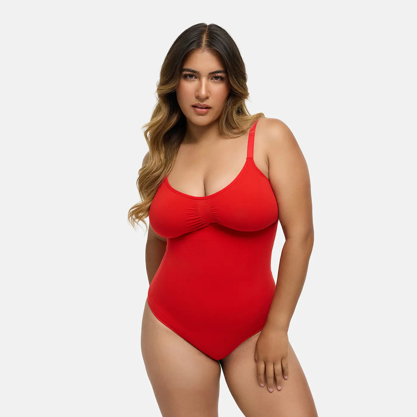 Das Model ist 1,61 m groß und trägt Größe 2XL