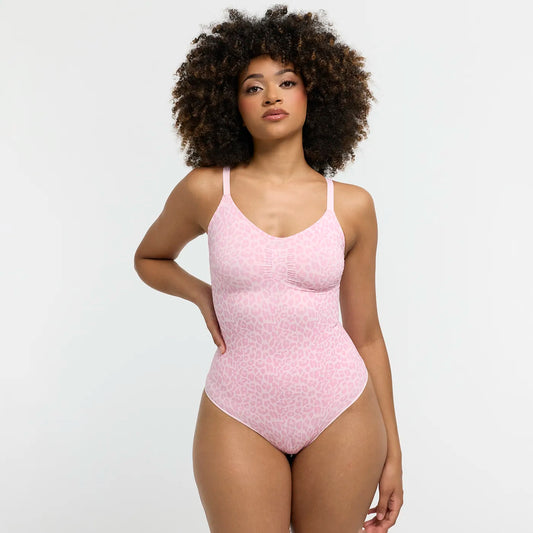 Das Model ist 1,77m groß und trägt Größe L.
