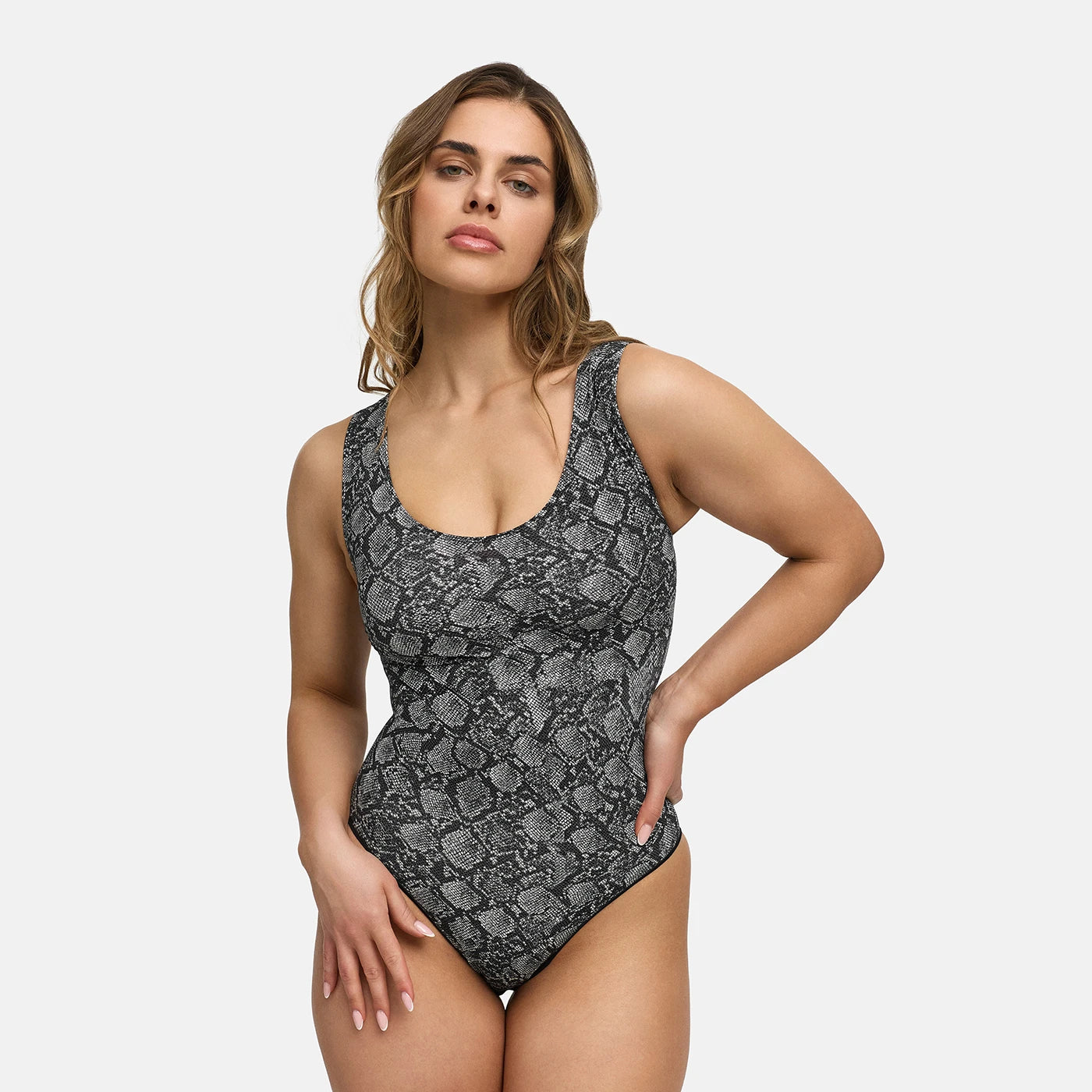 Şekillendirici bodysuit (külotlu) - Erken erişim