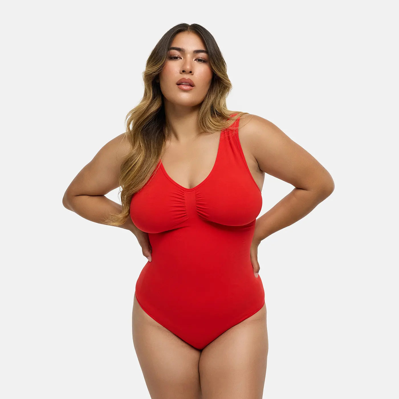 Das Model ist 1,61 m groß und trägt Größe 2XL