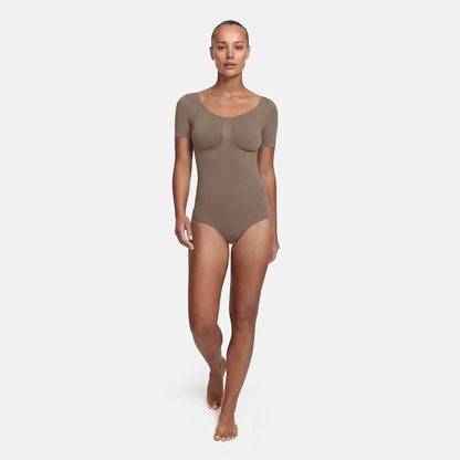 Das Model ist 1,78m groß und trägt Größe S