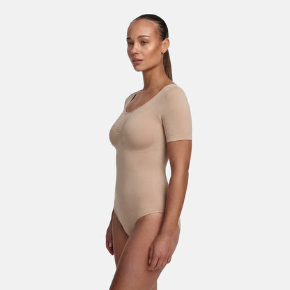 Das Model ist 1,78m groß und trägt Größe S