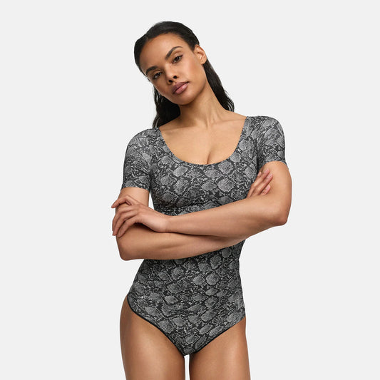 T-shirt bodysuit sculpting shapewear met string