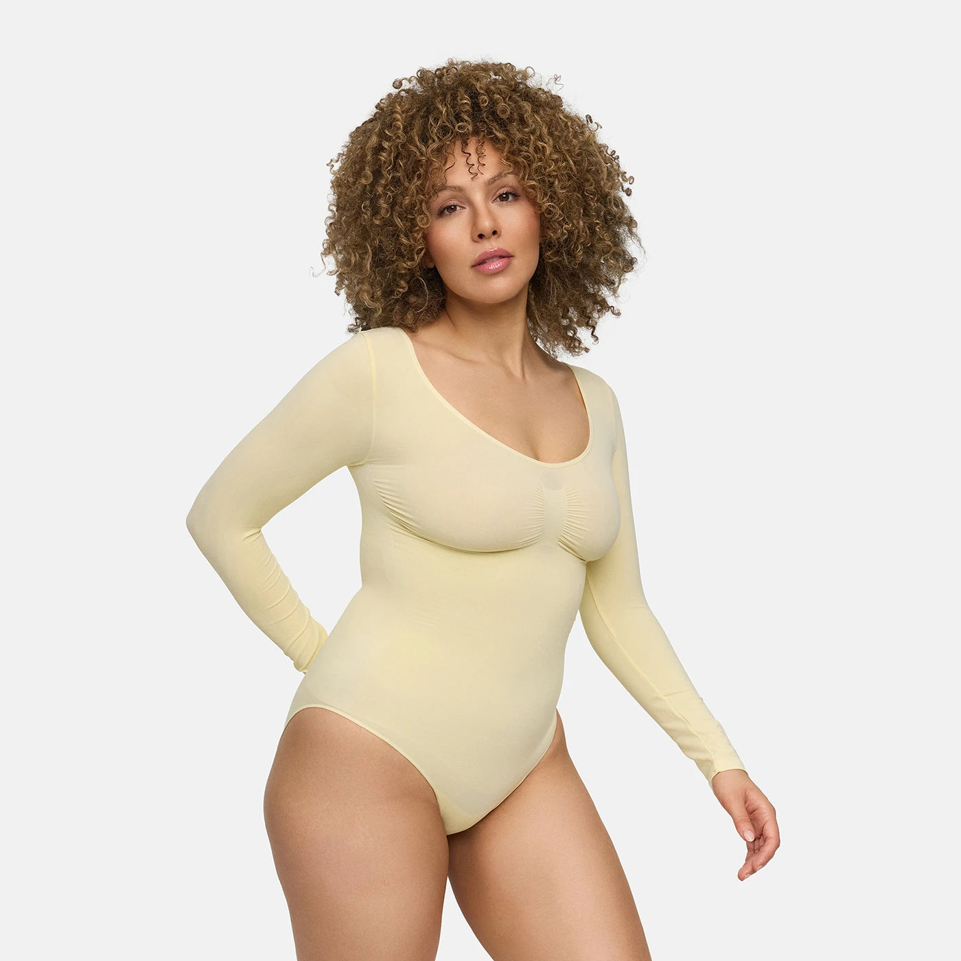 Das Model ist 1,74m groß und trägt Größe L