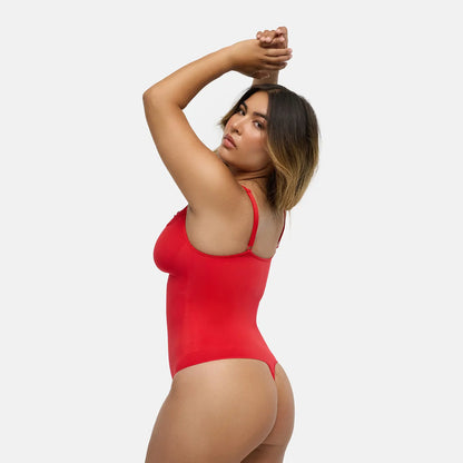 Das Model ist 1,61 m groß und trägt Größe 2XL