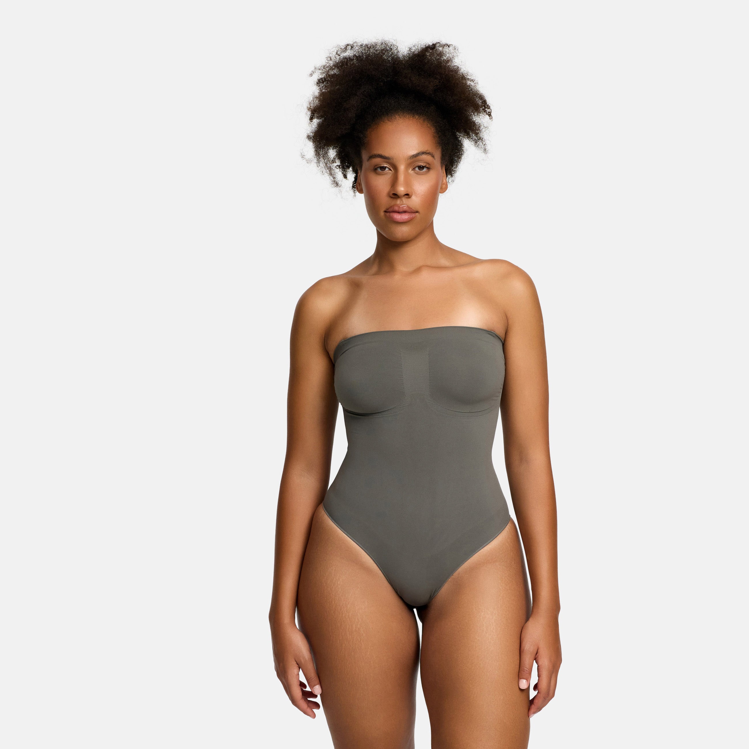 Trägerloser Bodysuit Sculpting Shapewear mit String - Early Access
