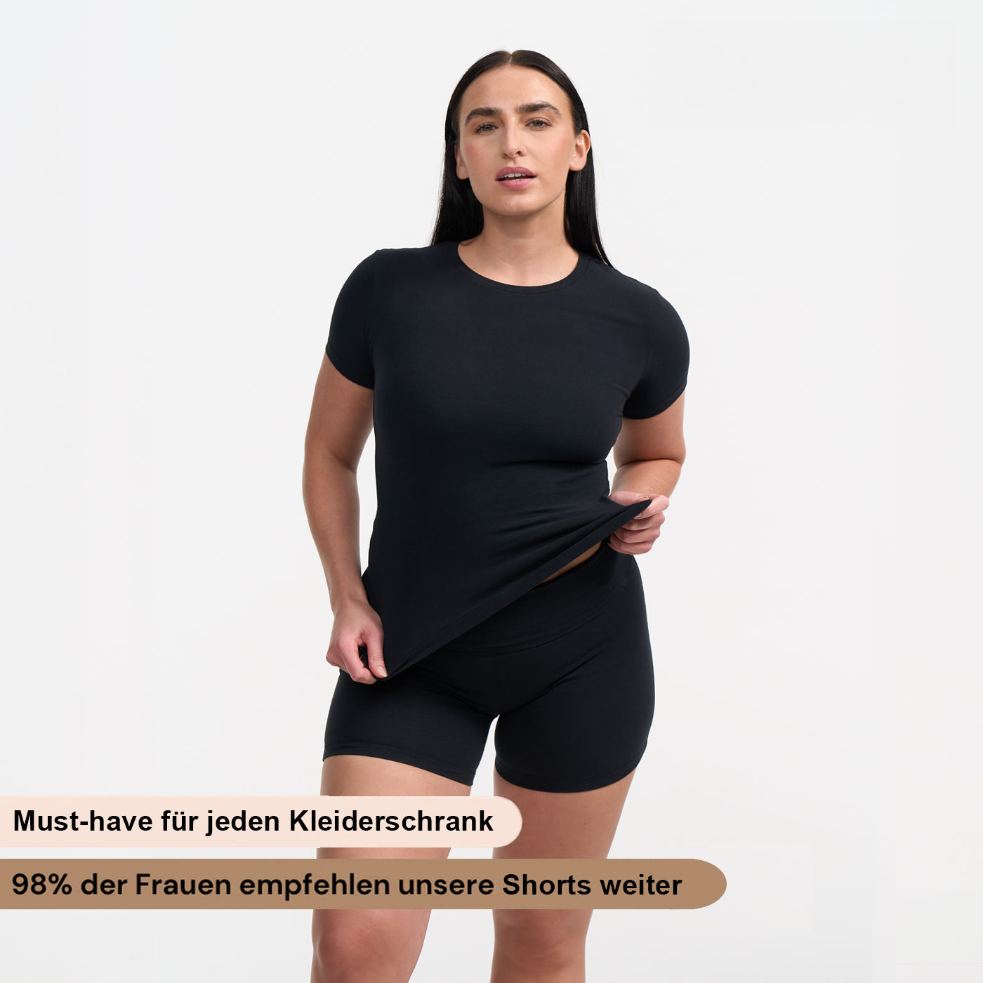 Das Model ist 1,73m groß und trägt Größe L.