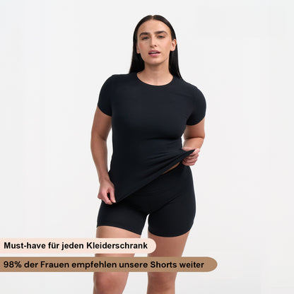 Das Model ist 1,73m groß und trägt Größe L.