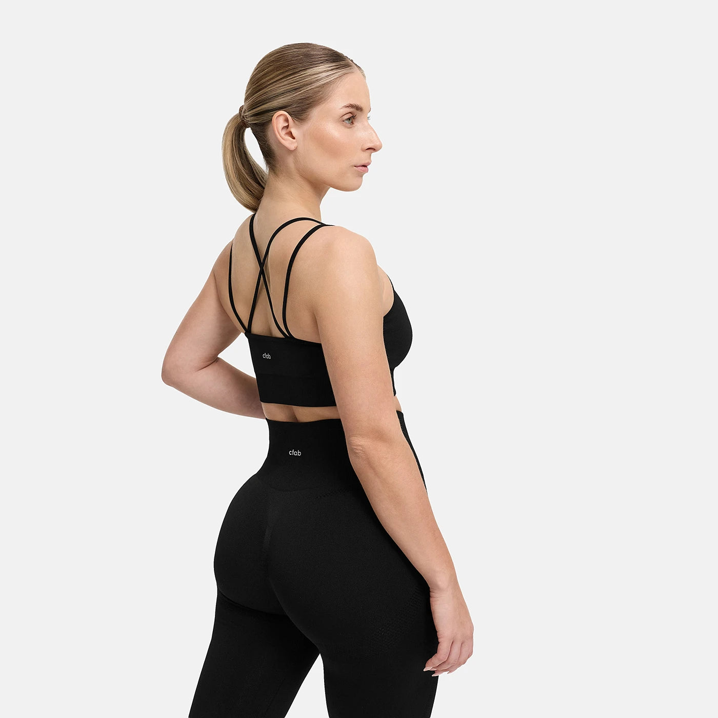ContourLift Seamless Cross over Sport Bra