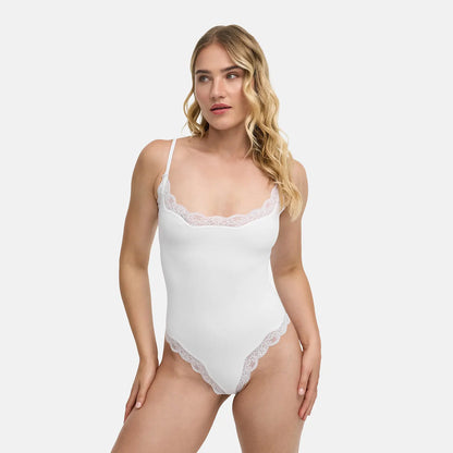 Das Model ist 1,76m groß und trägt Größe XS