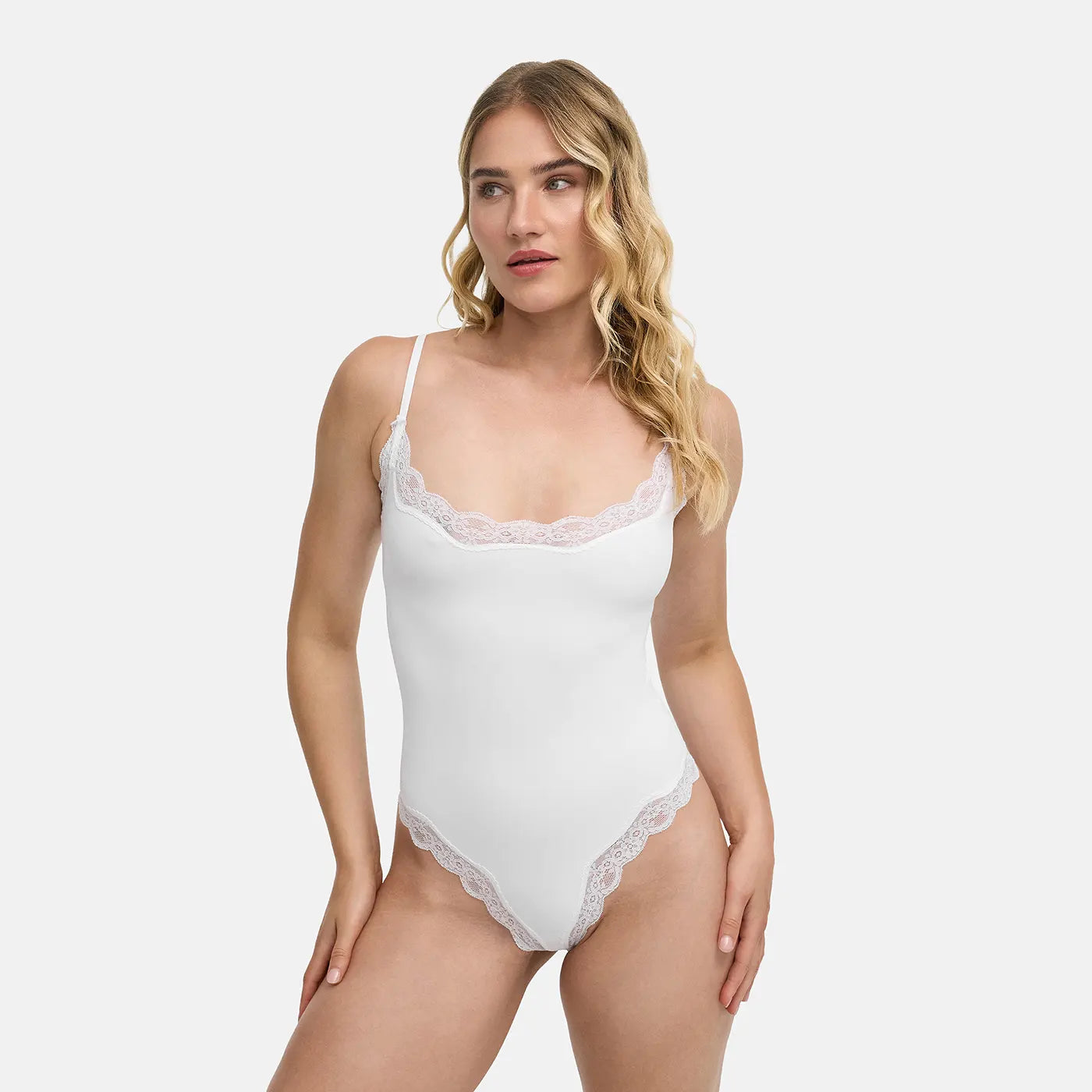 Bodysuit String mit Lace