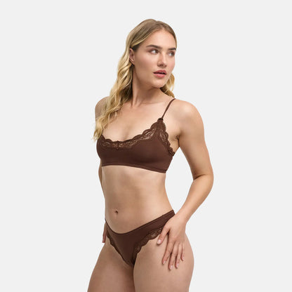 Das Model ist 1,76m groß und trägt Größe XS