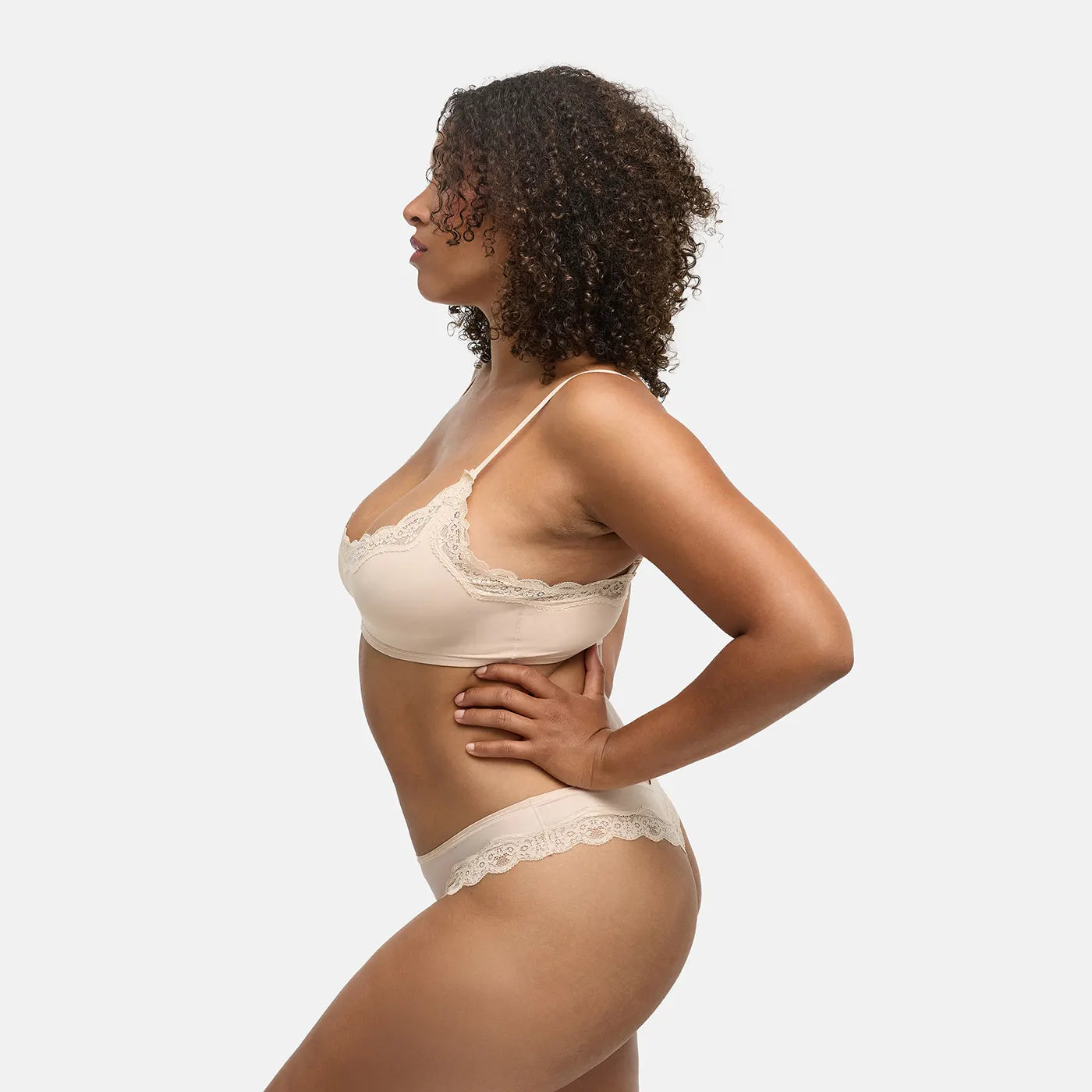 Das Model ist 1,78m groß und trägt Größe XL