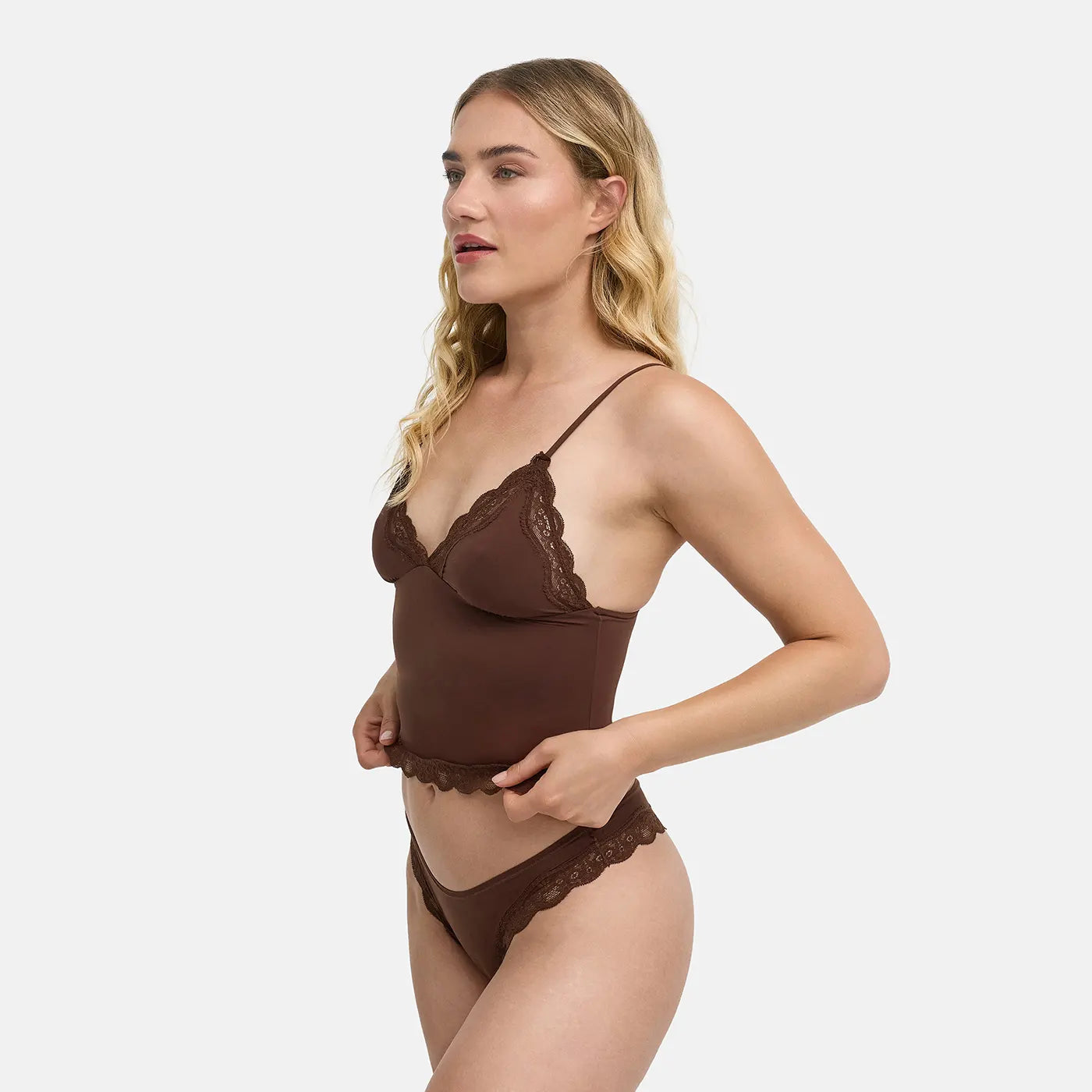 Das Model ist 1,76m groß und trägt Größe XS