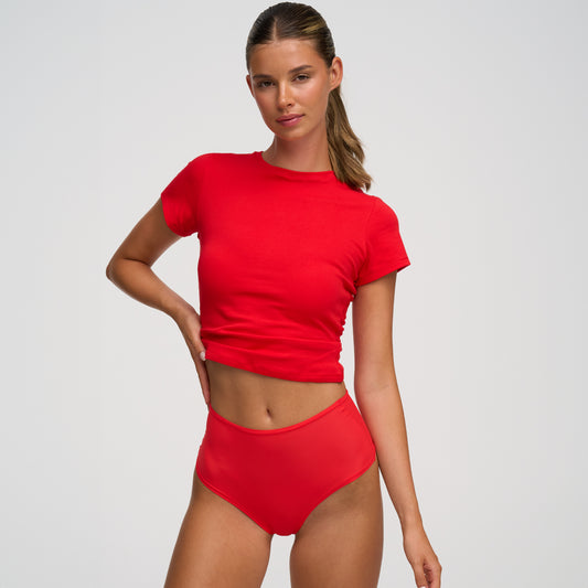 Das Model ist 1,77 m groß und trägt Größe S