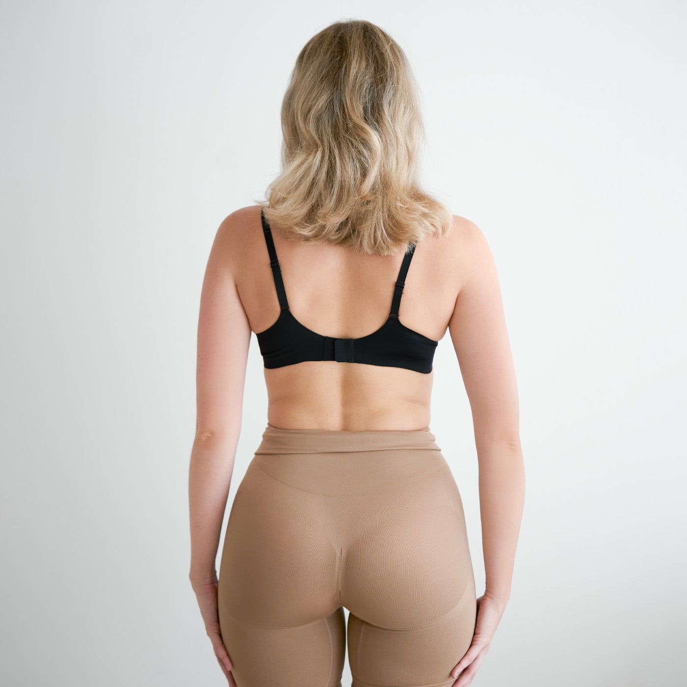 Pre-shaped push-up underwired bra