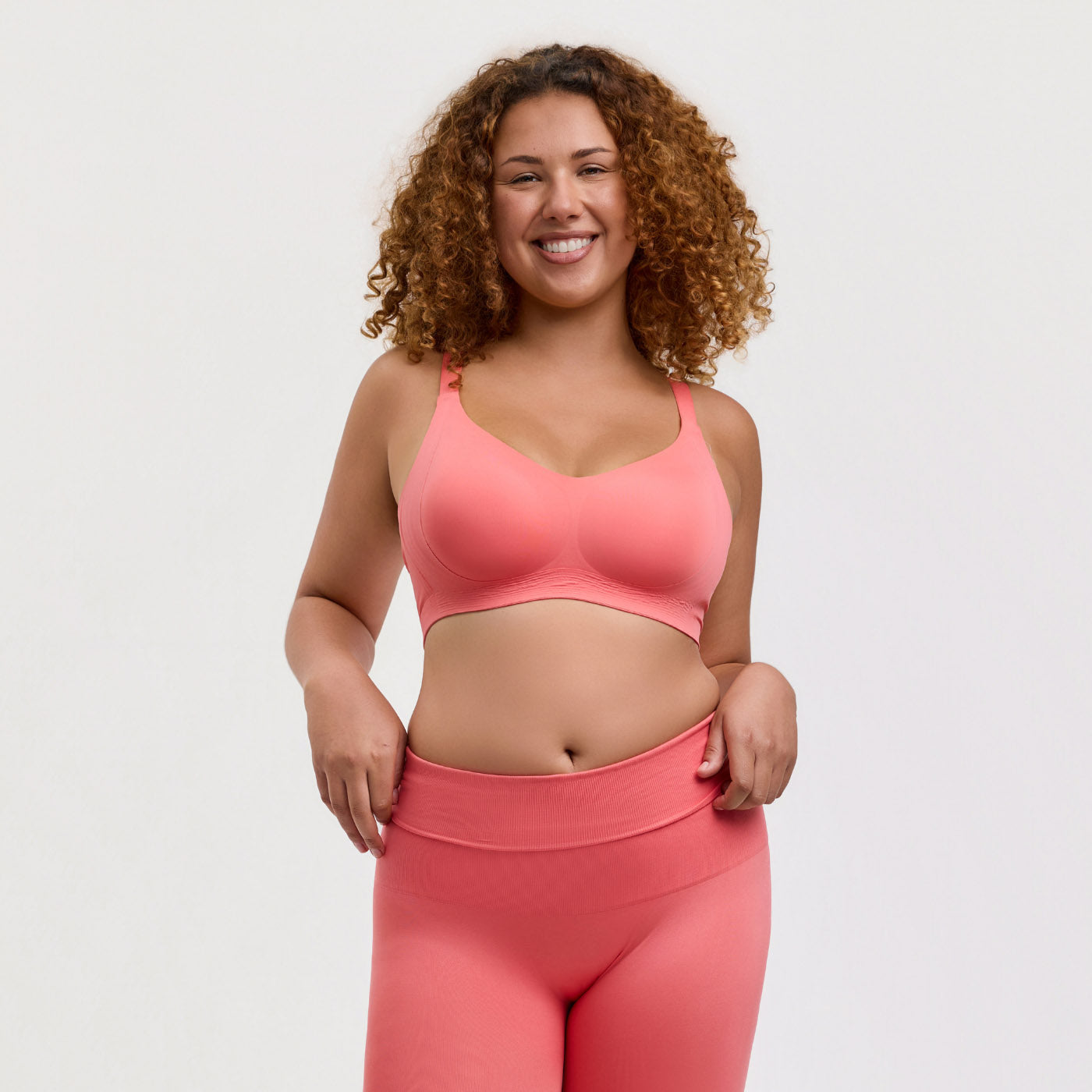 Seamless compact push-up bra