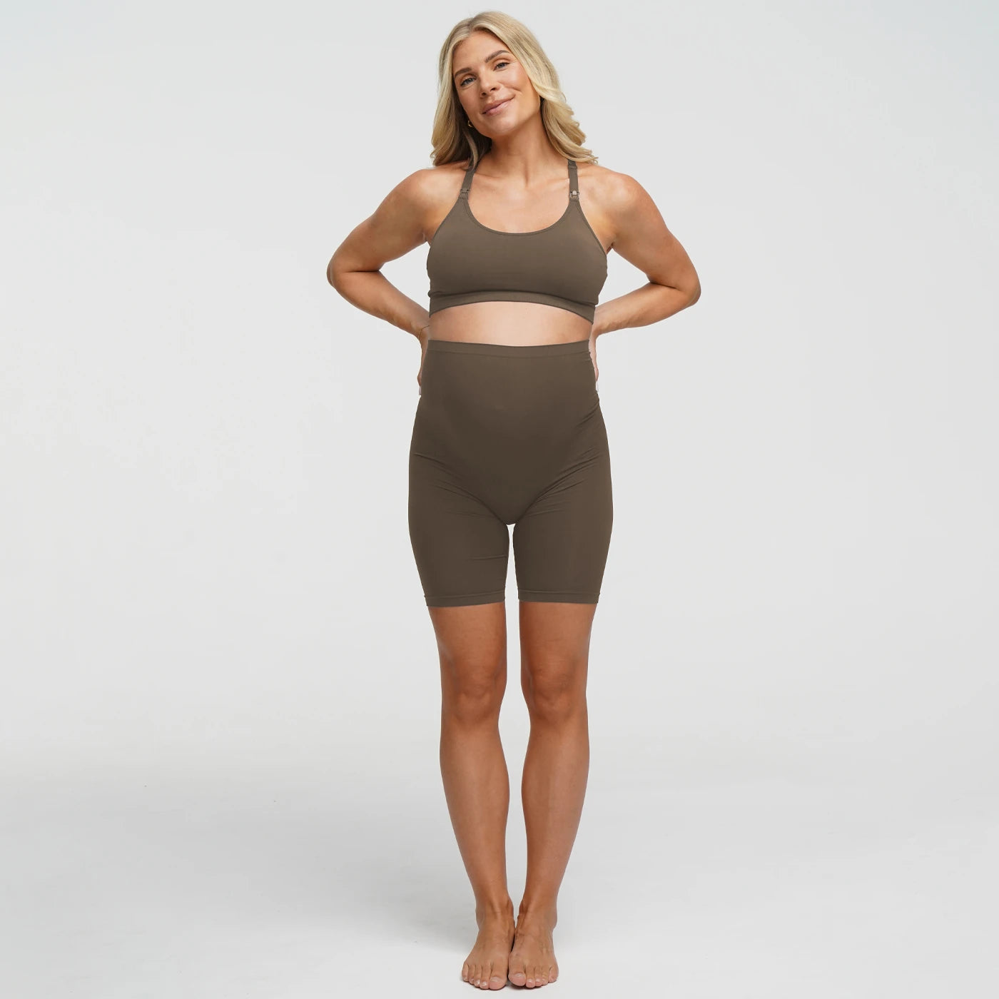 Seamless maternity shorts with a high waistband