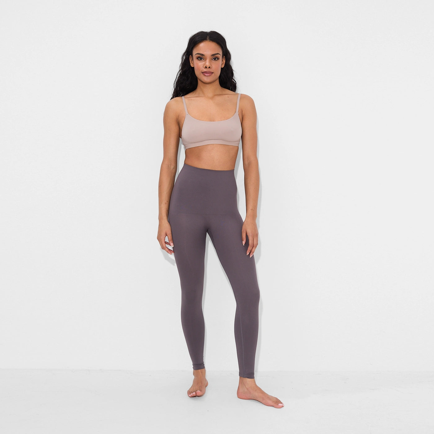 Naadloze vormgevende legging